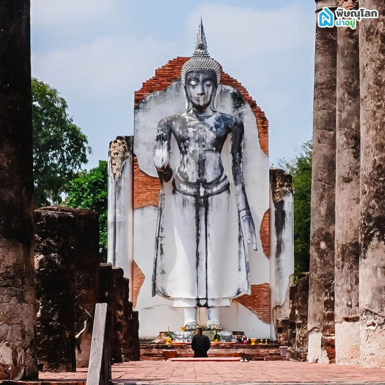 โบราณสถานแนวกำแพงพระราชวังจันทนท์ที่เที่ยวพิษณุโลก