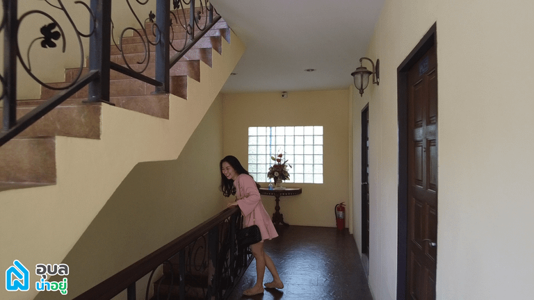 The Nine Mansion บันไดทางขึ้น